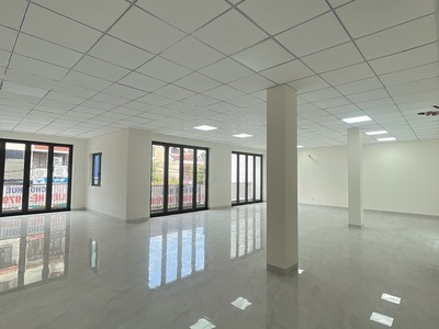 Cho thuê nhà mặt tiền đường lê đình thám hải châu đà nẵng 3 tầng ngang 13m giá tốt 5