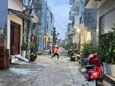 Nhà hẻm Bình Thành, Bình Hưng Hòa B, dt 56m2 3 lầu 4pn 4wc giá 5 tỷ 1