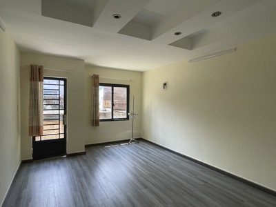 Quận 5 - Nguyễn Chí Thanh - Mới kính cong 40m2, 4 tầng, 3 bước ra mặt tiền. 4