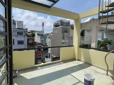 Quận 5 - Nguyễn Chí Thanh - Mới kính cong 40m2, 4 tầng, 3 bước ra mặt tiền. 5