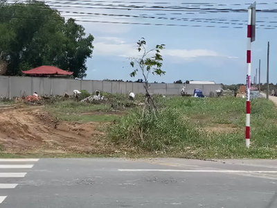 Cần bán lô đất mặt tiền QL50   TP. Gò Công   SHR   Sang tên ngay   Giá chỉ 900tr 1