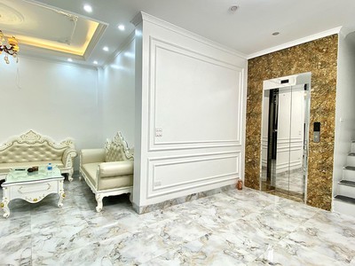 42m2 5 tầng thang máy mới tinh  Trương Định gần bách kinh xây 8.9 tỷ 2