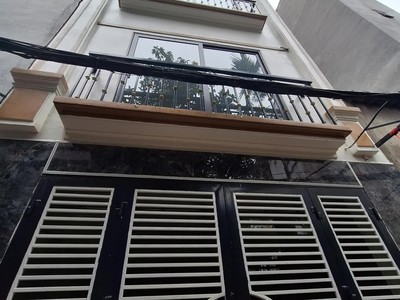 Bán nhà  lĩnh nam 33m2.  6 tầng. mặt tiền  4.1m. giá  7.4 tỷ hoàng mai hà nội 0