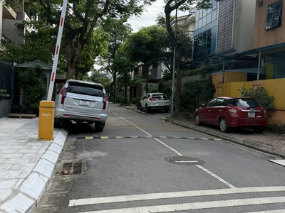 Nhà vườn việt hưng 75 tỷ 200m vỉa hè rộng,kinh doanh đỉnh,long biên hà nội 2