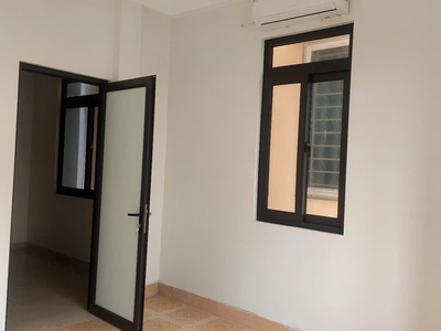 Chính chủ cần bán nhà riêng xây 4 tầng một tum, ngõ rộng 2m cách đường ô tô 100m tại cầu bươu, 3