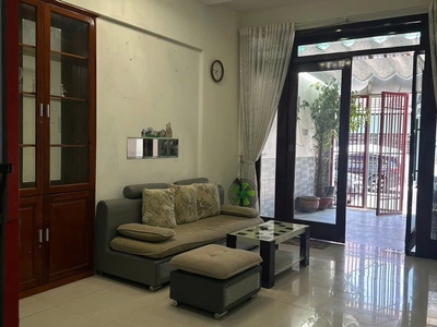 Cho thuê nguyên căn nhà mặt tiền đường mạc đĩnh chi, phường tân tiến, tp nha trang cần cho 1