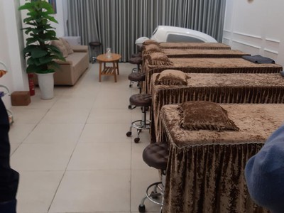 Cho thuê nhà ngõ 10 Nguyễn Văn Huyên.DT 70m2 x 6 tầng thông sàn, Thang Máy, Đường 12m 6