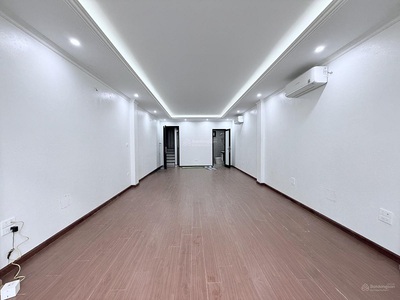 Cho thuê nhà mặt ngõ 3 phố Phạm Tuấn Tài, Cầu Giấy. Diện tích 65m2 x 7 tầng thông sàn, thang máy 6