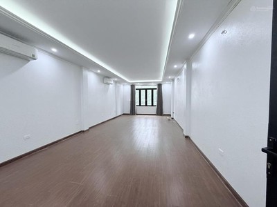 Cho thuê nhà mặt ngõ 3 phố Phạm Tuấn Tài, Cầu Giấy. Diện tích 65m2 x 7 tầng thông sàn, thang máy 9