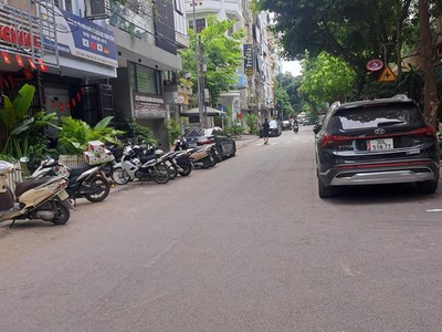 Cho thuê nhà mặt ngõ 3 phố Phạm Tuấn Tài, Cầu Giấy. Diện tích 65m2 x 7 tầng thông sàn, thang máy 0