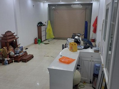 Cho thuê nhà mặt ngõ 3 phố Phạm Tuấn Tài, Cầu Giấy. Diện tích 65m2 x 7 tầng thông sàn, thang máy 5