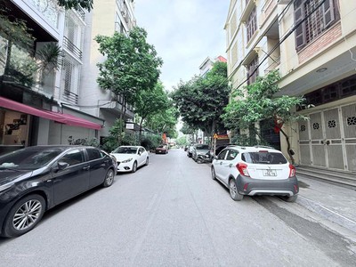 Cho thuê nhà mặt ngõ 3 phố Phạm Tuấn Tài, Cầu Giấy. Diện tích 65m2 x 7 tầng thông sàn, thang máy 1
