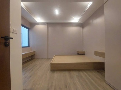 49m -nhỉnh 5t - nhà 5t mới - full nội thất- thạchcầu- long biên . 1