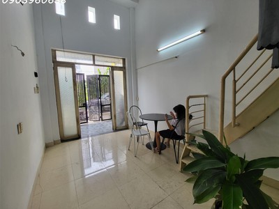 6 . thạnh xuân 43 - q12 - nhà sổ hổng cặp- khu vip - đường 7m thông-  chỉ 2,330 tỷ   2,230 tỷ. 1