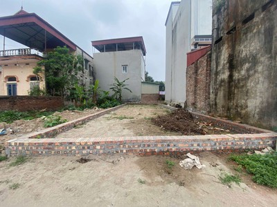 Bìa làng tô 9 quang minh,90m, mt 5,2m,lh e quang chính chủ,đường xe tải tránh nhau 1