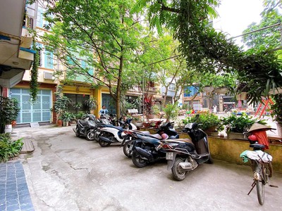 Bán nhà phân lô khương trung   ô tô vòng quanh   view vườn hoa 0