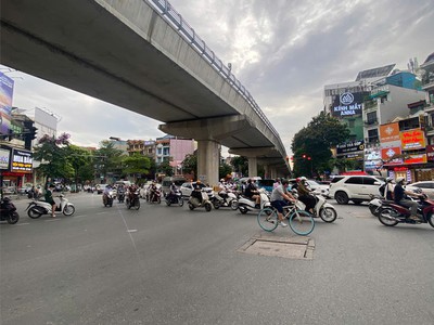 Bán nhà mặt phố ngã ba trung tâm đống đa   đang cho siêu thị thuê   dòng tiền ổn định 2
