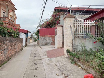 100m mt 5,2m ấp quan tt quang minh,chính chủ em quang,ko qua mg,cần bán gấp 4