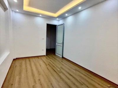  bán nhà kim giang, thanh trì   44m , 4t, 5.7m trước mặt   chỉ 8 tỷ   ô tô đỗ cổng 4