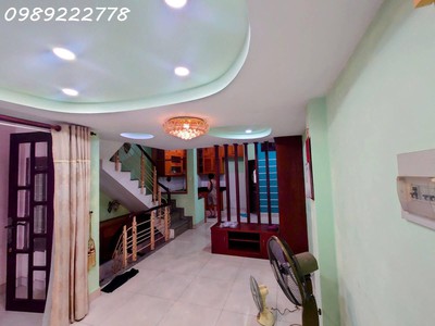 Mặt tiền   phú nhuận - p2 vip pro nhanh tay 5tầng 6pn- kiên cố- thoáng mát- 50m2. 2