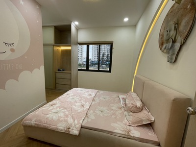 Bàu cát   hxh đỗ   nhà 4 tầng   ngang 5m   50m . chỉ 5.8 tỷ 0