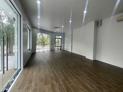 Chính chủ cho thuê mặt bằng kinh doanh góc 2 mặt tiền - có thể vừa ở vừa kết hợp làm văn phòng. 3