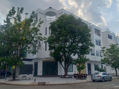 Chính chủ cho thuê mặt bằng kinh doanh góc 2 mặt tiền - có thể vừa ở vừa kết hợp làm văn phòng. 4