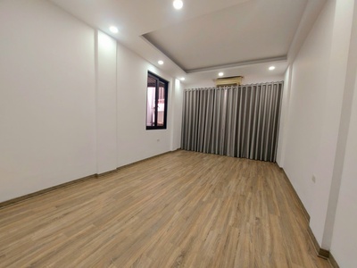 Nhỉnh 6 tỷ - nhà đẹp khu vân hồ, gần công viên thống nhất, quận hai bà trưng 32m2, 3 gác đỗ cửa, ở 1
