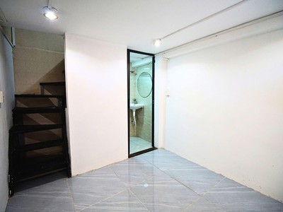 Cho thuê nhà phố khâm thiên, 25m2 x 3 tầng, 2 ngủ, 10 triệu kdon, ở gđ, nhóm ít người 4