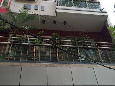 Cho thuê nhà ngõ ô tô thái hà 5 tầng x 60m2, 4 ngủ, 25 triệu showroom, phòng khám, kd... 0