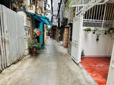 Quan hoa cầu giấy - ngõ thông lô góc 47m2 4 tầng mặt tiền 3.3m giá 12.9 tỷ 1