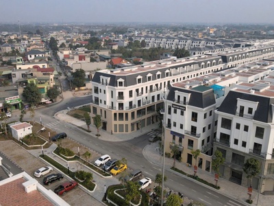 Bán nhà phố 5 tầng sổ sẵn, đối diện Vinhomes, nhận nhà ngay chỉ với 600 triệu 3