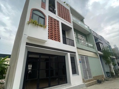 22. vip tx43-  căn hộ dịch vụ - nhà lớn- 2mt trước sau- 5,45x15 81m2 - 10 phòng - đường thông 0