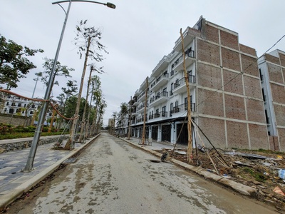 Cần bán nhanh lk4 hướng đông nam kđt đông dương residence đức thượng  0915458886 0
