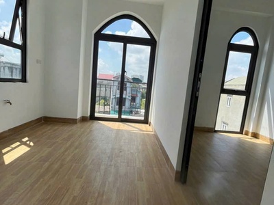 Nhà đẹp lô góc 42m   4 ngủ   gần vinhomes long biên   nhỉnh 5 tỷ 3