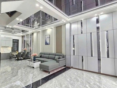 Nhà 3 tầng kèm nội thất 200 TRIỆU gần chợ Tân Hiệp 1