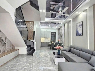 Nhà 3 tầng kèm nội thất 200 TRIỆU gần chợ Tân Hiệp 3