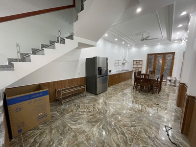 Cho thuê nhà Văn Cao xây mới 8 p.ngủ khép kín  90m2 . 3