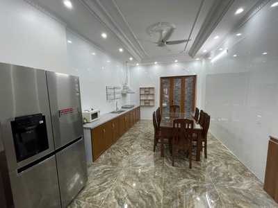 Cho thuê nhà Văn Cao xây mới 8 p.ngủ khép kín  90m2 . 4