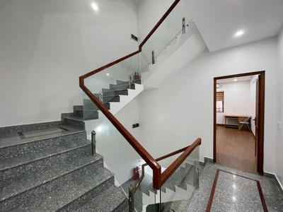 Cho thuê nhà Văn Cao xây mới 8 p.ngủ khép kín  90m2 . 8