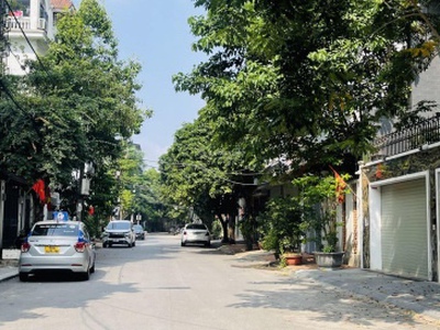 Siêu phẩm lâm hạ- long biên , nhà mới 46m2, , 7 tầng , thang  máy, ngõ to  như phố ,ô tô tránh 2