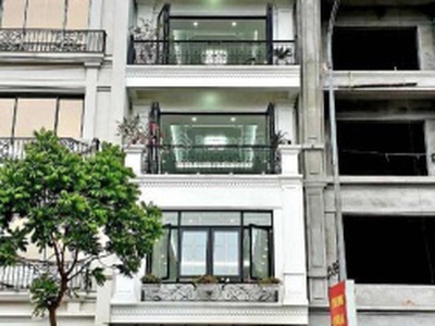 Siêu phẩm lâm hạ- long biên , nhà mới 46m2, , 7 tầng , thang  máy, ngõ to  như phố ,ô tô tránh 0