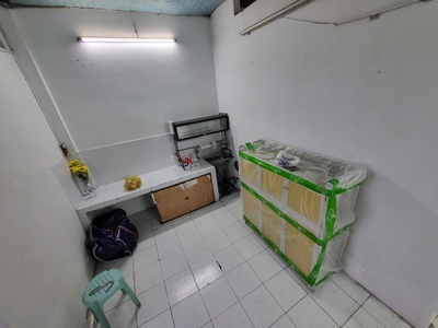 Cho thuê căn hộ chung cư mặt tiền đường phạm văn đồng, gần đại học văn lang 4