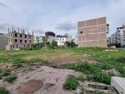 Bán đất 97,7m2 đông nam đấu giá kiến thiết, sở dầu, hồng bàng 4