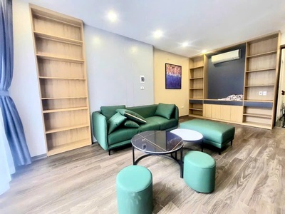 Nhà đẹp ở ngay ga ra ô tô phố nguyễn văn cừ-long biên,50m2 x4 tầng, mặt tiền 3.8m 10.4 tỷ. 0