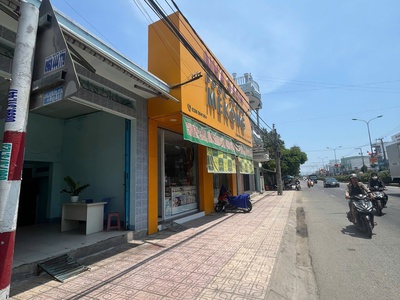 Cần bán lô đất đẹp nằm ngay mặt tiền đường Hùng Vương 2