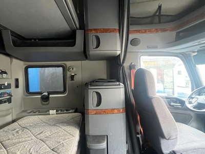 Đầu kéo mỹ International  A26 sản xuất  2018. 4
