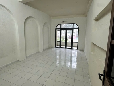 Bán gấp nhà mặt tiền  3/2   trung tâm Quận 10 6