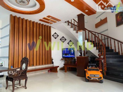Bán nhà đường PHAN CHU TRINH NGANG 5.9M khu du lịch thích hợp là homestay CHỈ 9TỶ 0