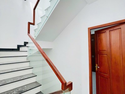 Chỉ 8 tỷ hơn-quận 5- gần mặt tiền mới đẹp ở ngay trần hưng đạo  shr 50m 4 tầng 4pn 2
